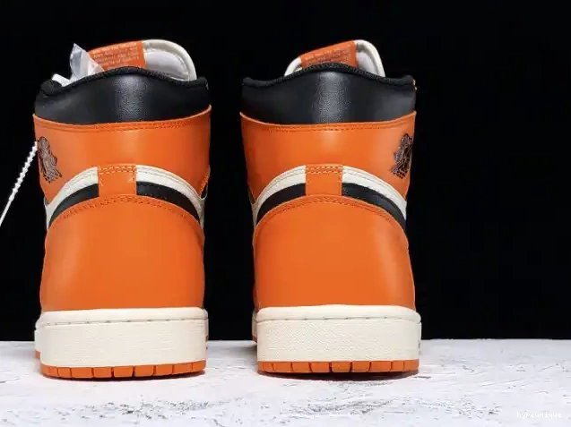 HYPE 555088-113 Air Shattered 1 Backboard Jordan Away 0521